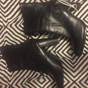 Macys High Heeled Black Leather Boots Size 7.5